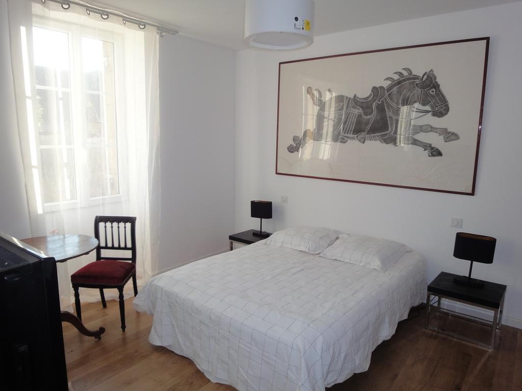 La Villa Du 15 - Chambres Independantes & Autonomes Du Restaurant La Maison - Clim Et Piscine Chauffee - Lit King Size Les Eyzies 部屋 写真